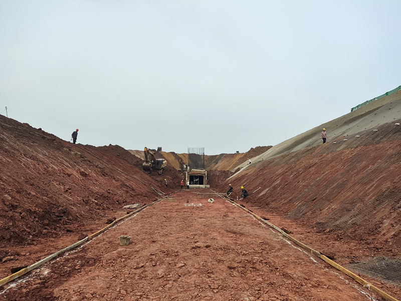 箱涵基坑全線貫通！傅利才、陳懋金蒞臨現(xiàn)場指導(dǎo)(圖2)