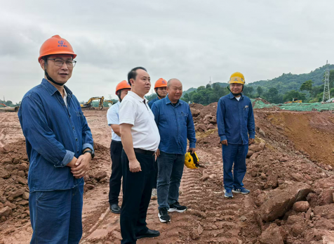 廖廷君到弘旭公司箱涵項(xiàng)目部現(xiàn)場調(diào)研指導(dǎo)工作